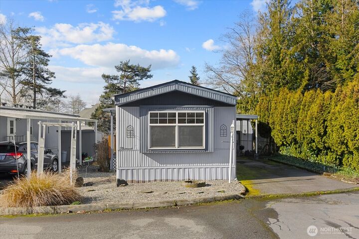Property Photo:  4111  164th Street SW 43  WA 98087 