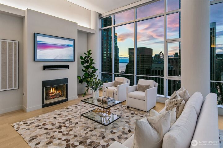 Property Photo: 909 5th Avenue Ph3 WA 98164