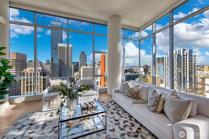 Property Photo: 909 5th Avenue Ph3 WA 98164