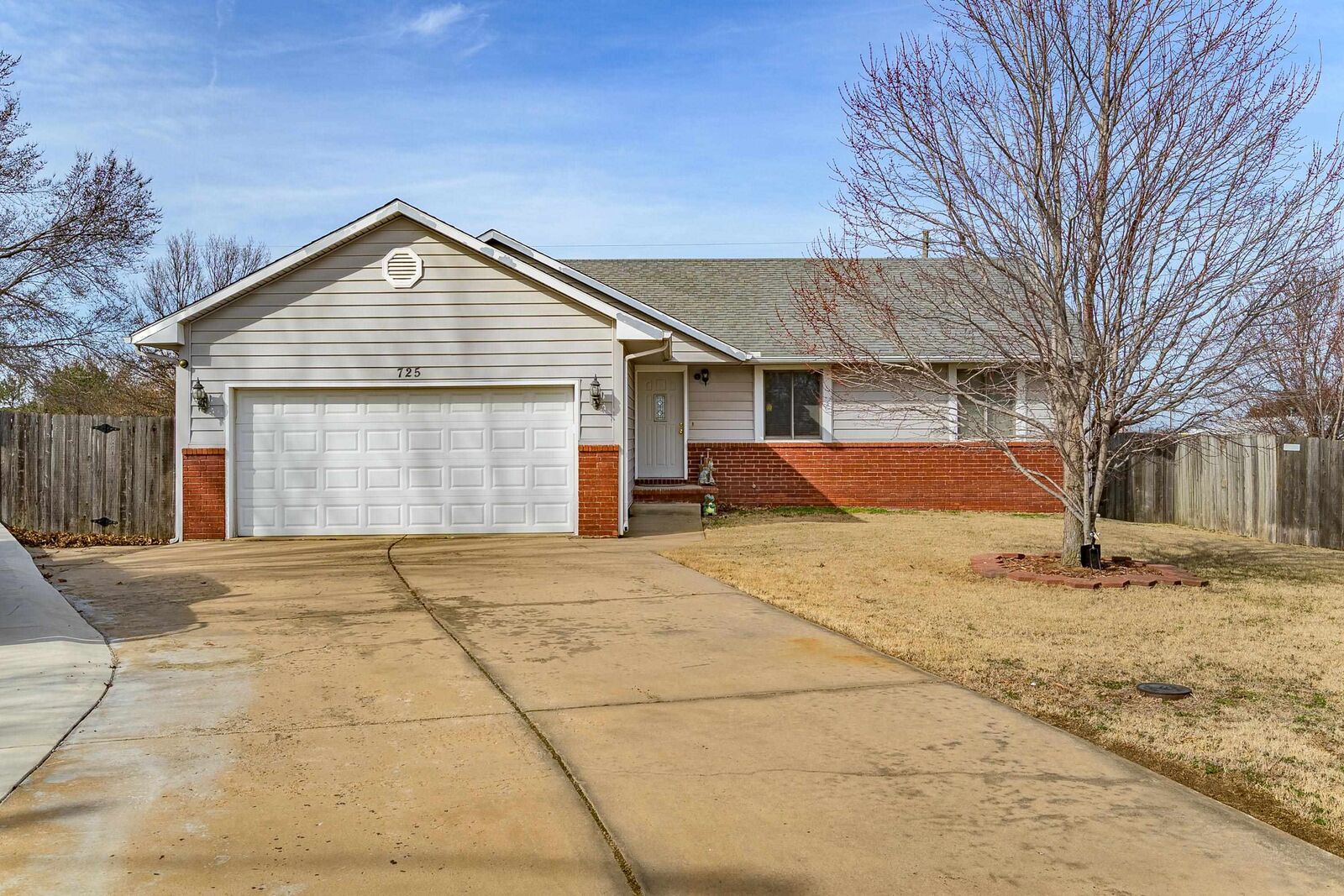 Property Photo:  725 N Kansas Ct  KS 67017 