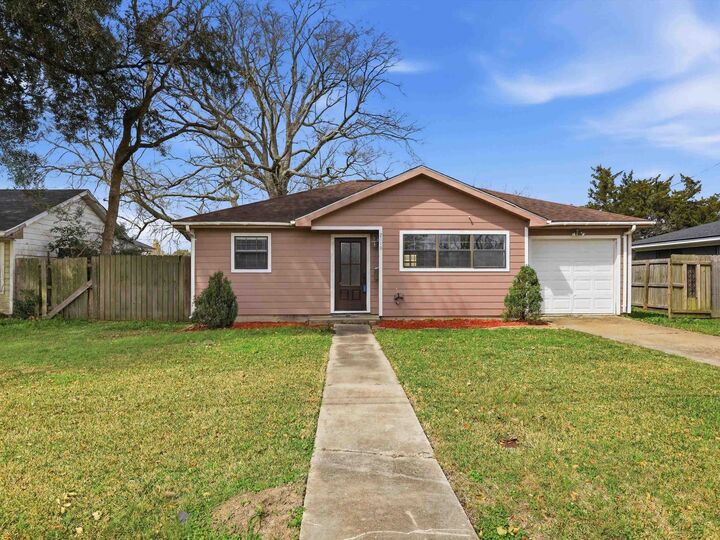 Property Photo:  2110 7th Street  TX 77651 