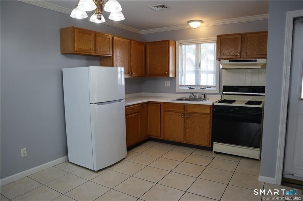 Property Photo:  28 Smith Street  CT 06418 