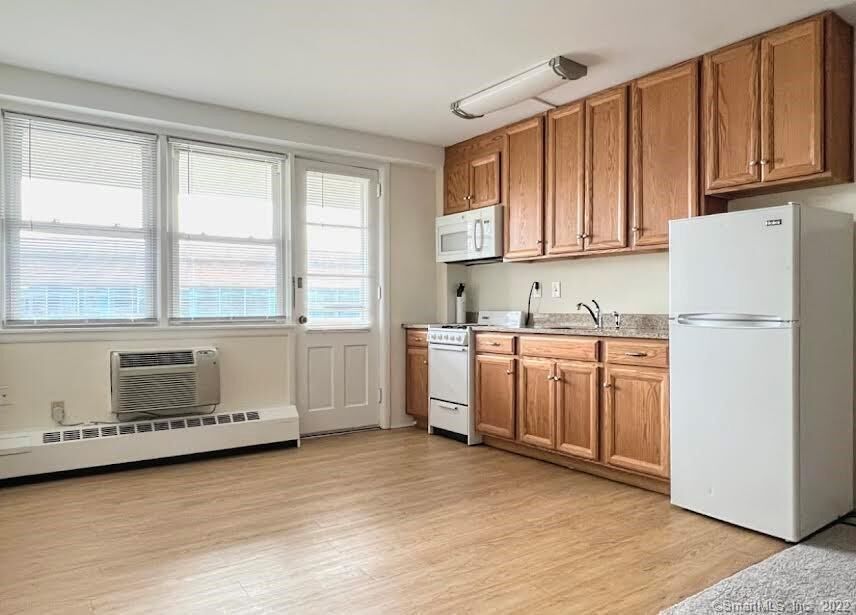 Property Photo: 444 Bedford Street Apt 4L CT 06901