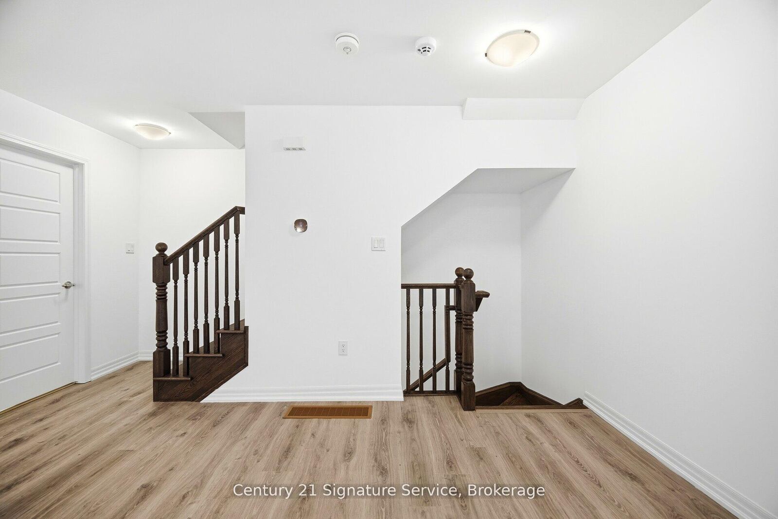 Property Photo:  142 Christopher Road  ON L6H 0Y2 