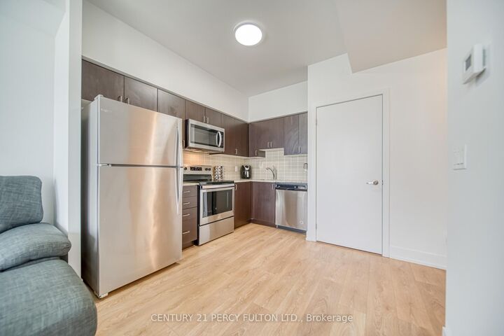 Property Photo:  1255 Bayly Street 2208  ON L1W 0B6 