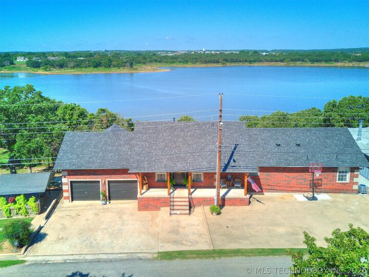 Property Photo:  119 N Salt Creek Drive  OK 74044 