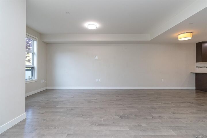 Property Photo:  4000 Shelbourne St 102  BC V8N 3E4 