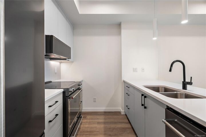 Property Photo: 1102 Esquimalt Rd 404 BC V9A 0L3