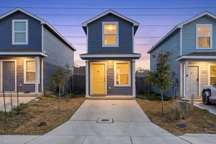 Property Photo: 6920 Elm Cove TX 78244