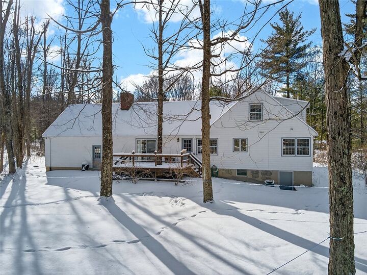 Property Photo:  6 Knoll Tree Road  NY 14850 