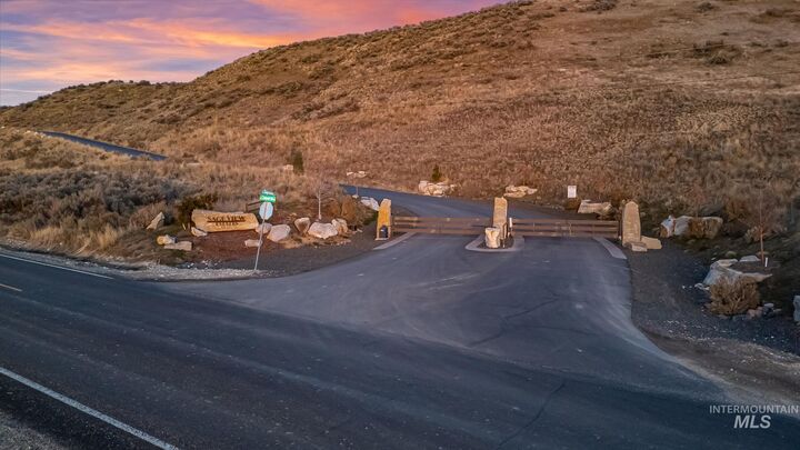 Property Photo: 9799 N Springer Lane ID 83616