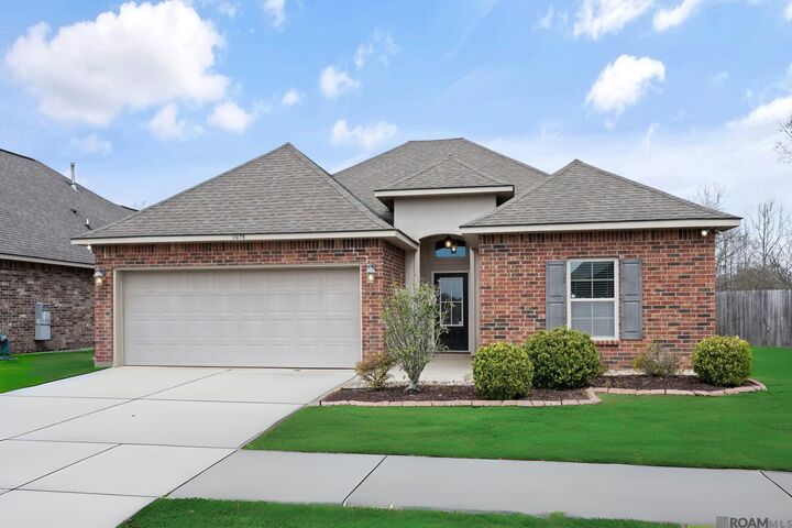 Property Photo:  17475 Waterloo Dr  LA 70817 