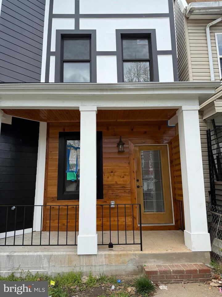 Property Photo:  1600 Montello Avenue NE  DC 20002 