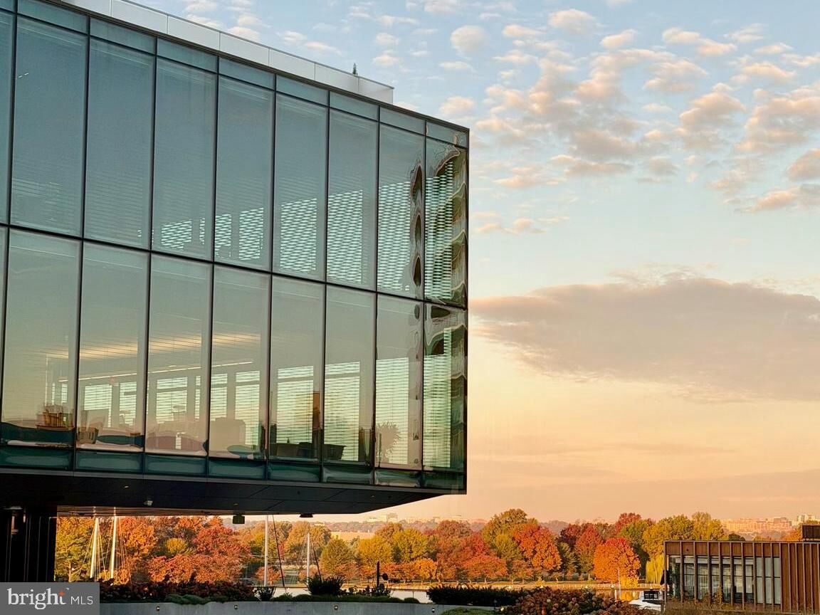 Property Photo:  525 Water Street SW 314  DC 20024 