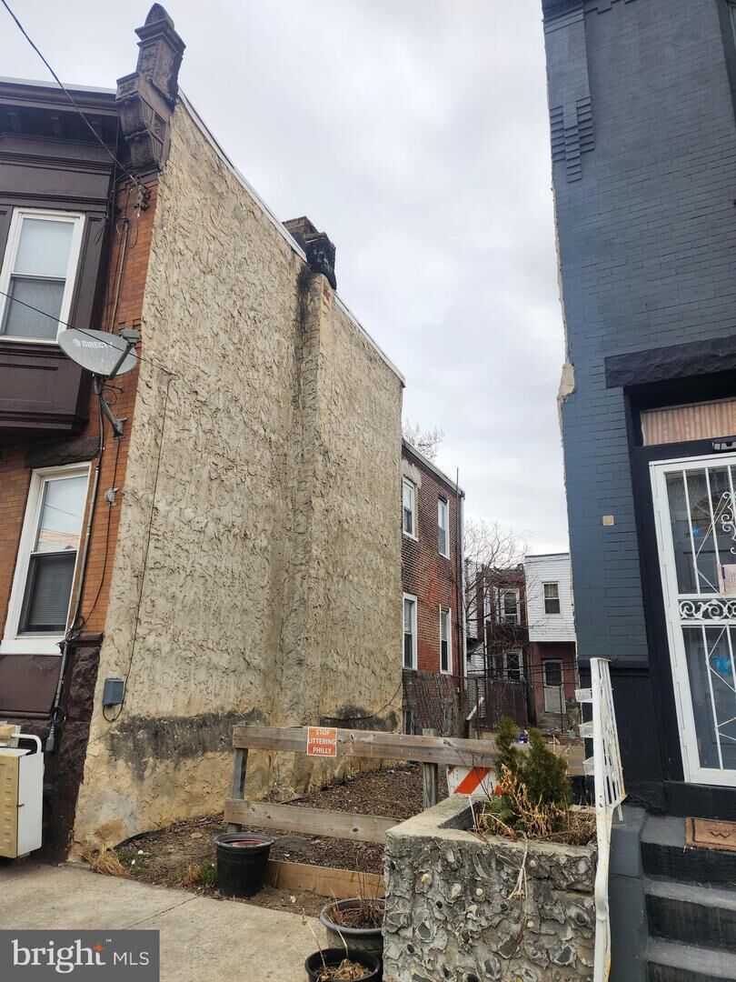 Property Photo:  2439 N 33rd Street  PA 19132 