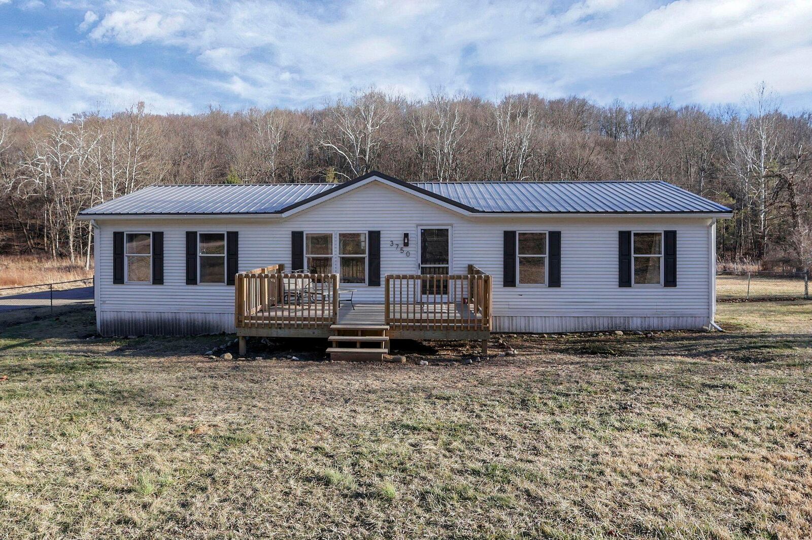 Property Photo:  3750 Cannelville Road  OH 43777 