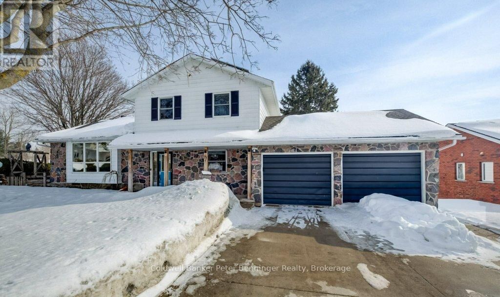 Property Photo:  77 2nd Street Crescent  ON N4N 3K3 