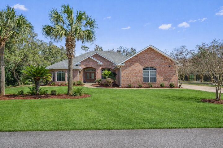 Property Photo: 2708 Muirfield Drive FL 32566