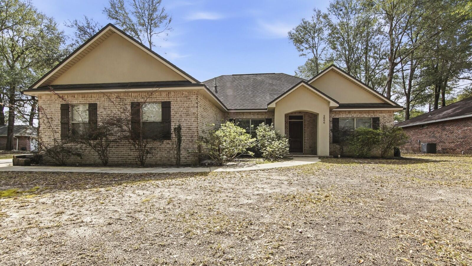 Property Photo: 2806 Dunlop Lane FL 32539