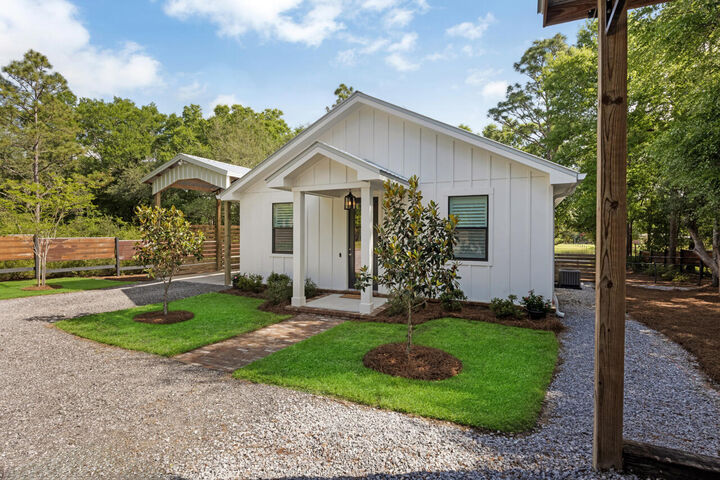 Property Photo: 1650 Caswell Road FL 32433