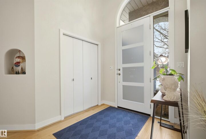 Property Photo:  9324 95 Street NW  AB T6C 3X2 