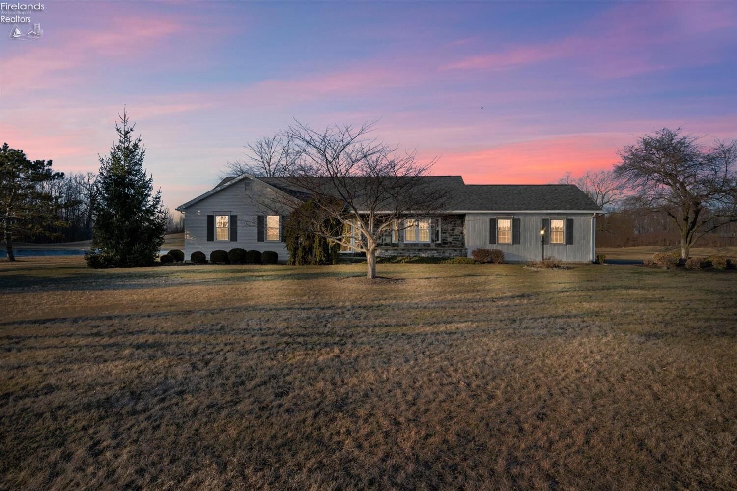 Property Photo: 8685 W Oak Harbor Southeast Road OH 43449