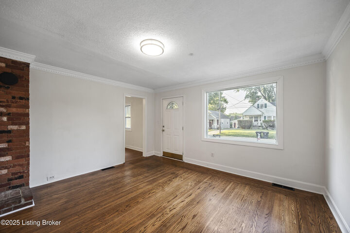 Property Photo:  1123 W Whitney Ave  KY 40215 