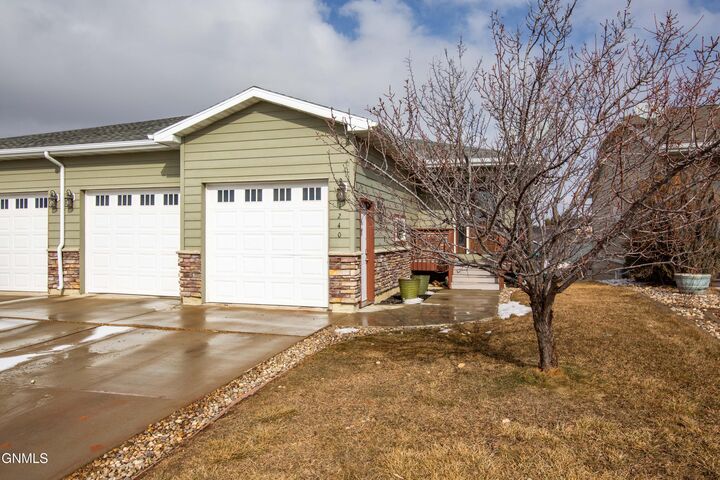 Property Photo:  1240 23rd Street W  ND 58601 