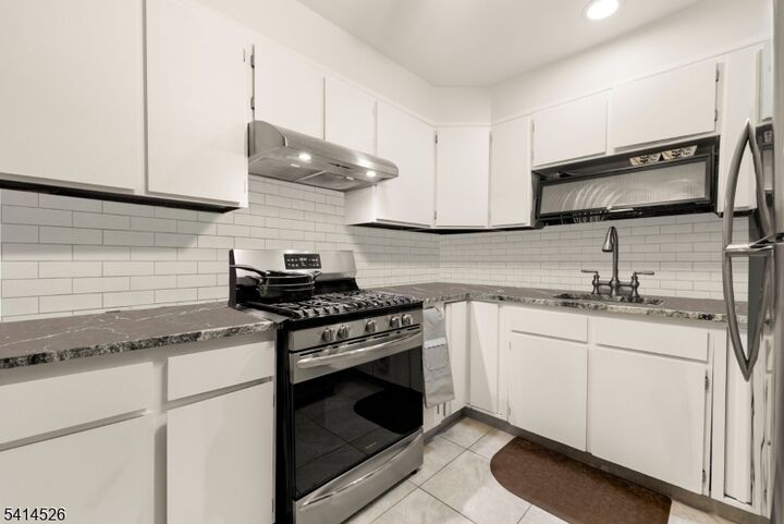 Property Photo:  10 Almira 1  NJ 07003 