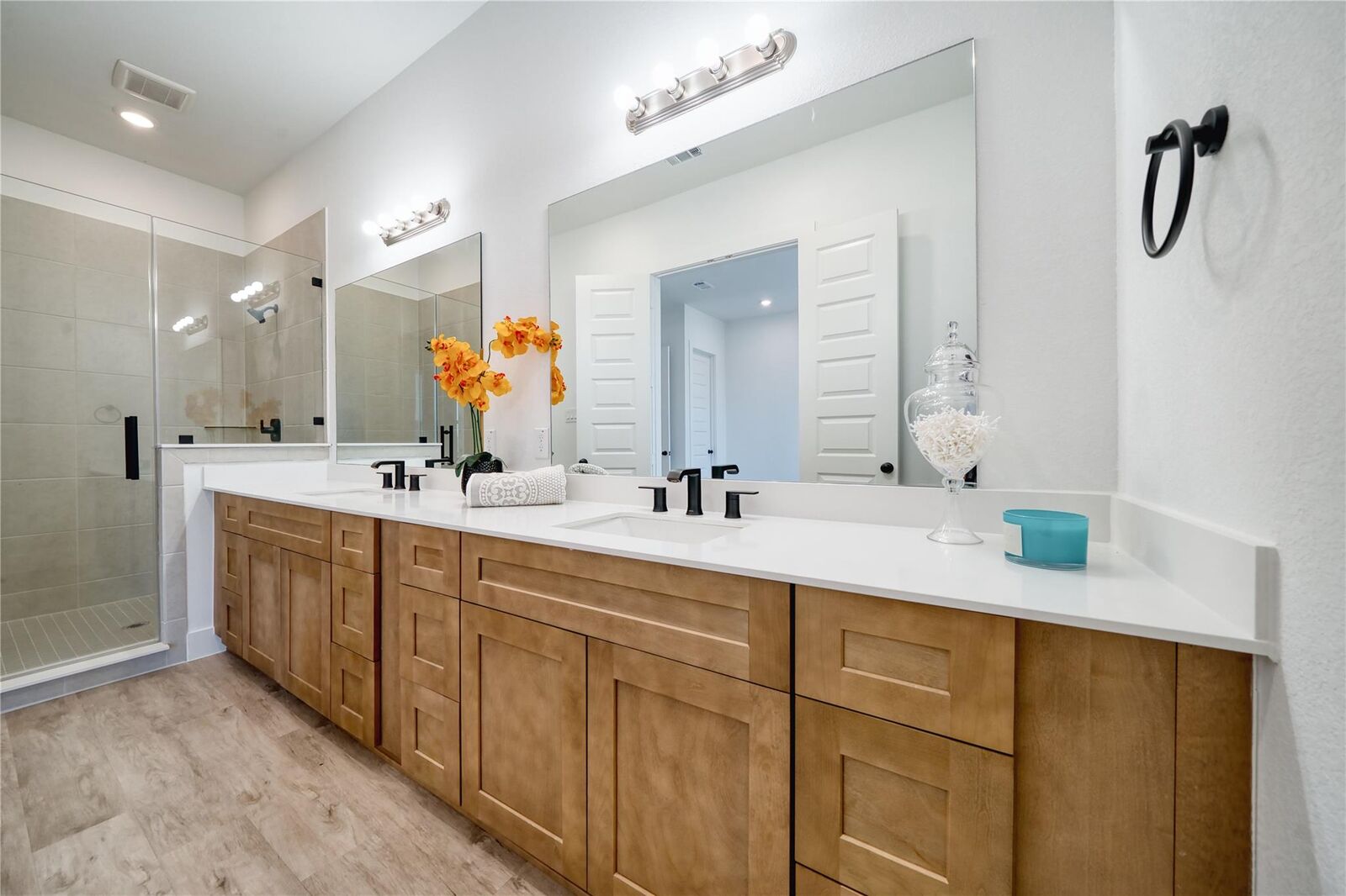 Property Photo:  5324 Rue Street  TX 77033 