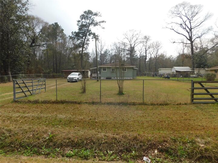 Property Photo:  172 County Road 4153  TX 75979 