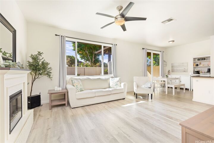 Property Photo:  91-6221 Kapolei Parkway 13  HI 96706 