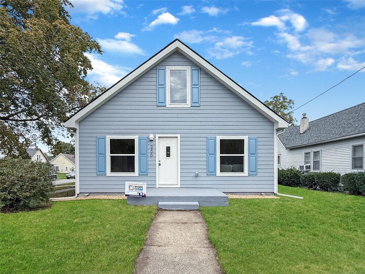 Property Photo:  200 E Granger Avenue  IA 50315 