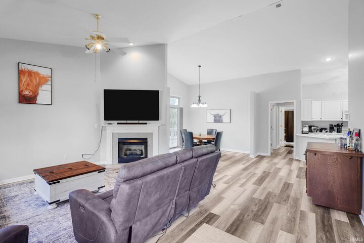 Property Photo:  3912 N Whitewood Way  IN 47404-1874 