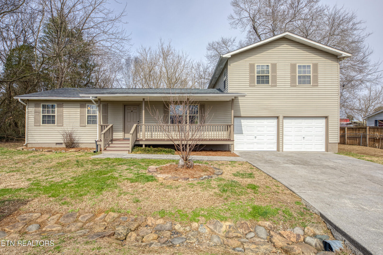 Property Photo:  732 Smelcer St  TN 37865 