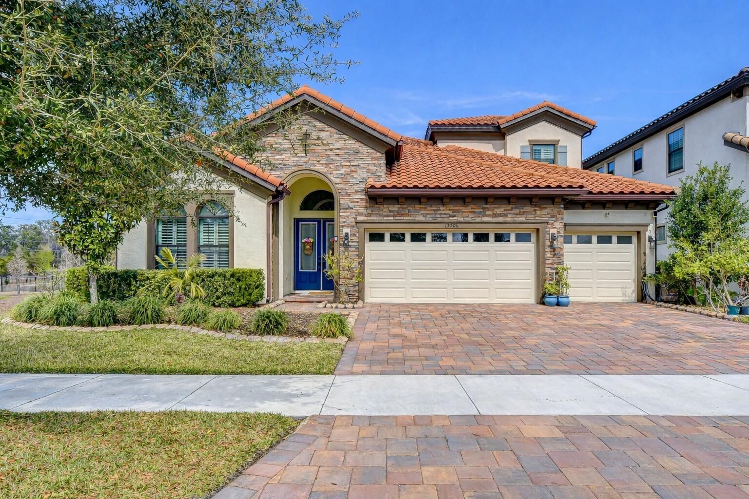 Property Photo: 13706 Osprey Fern Lane FL 33569
