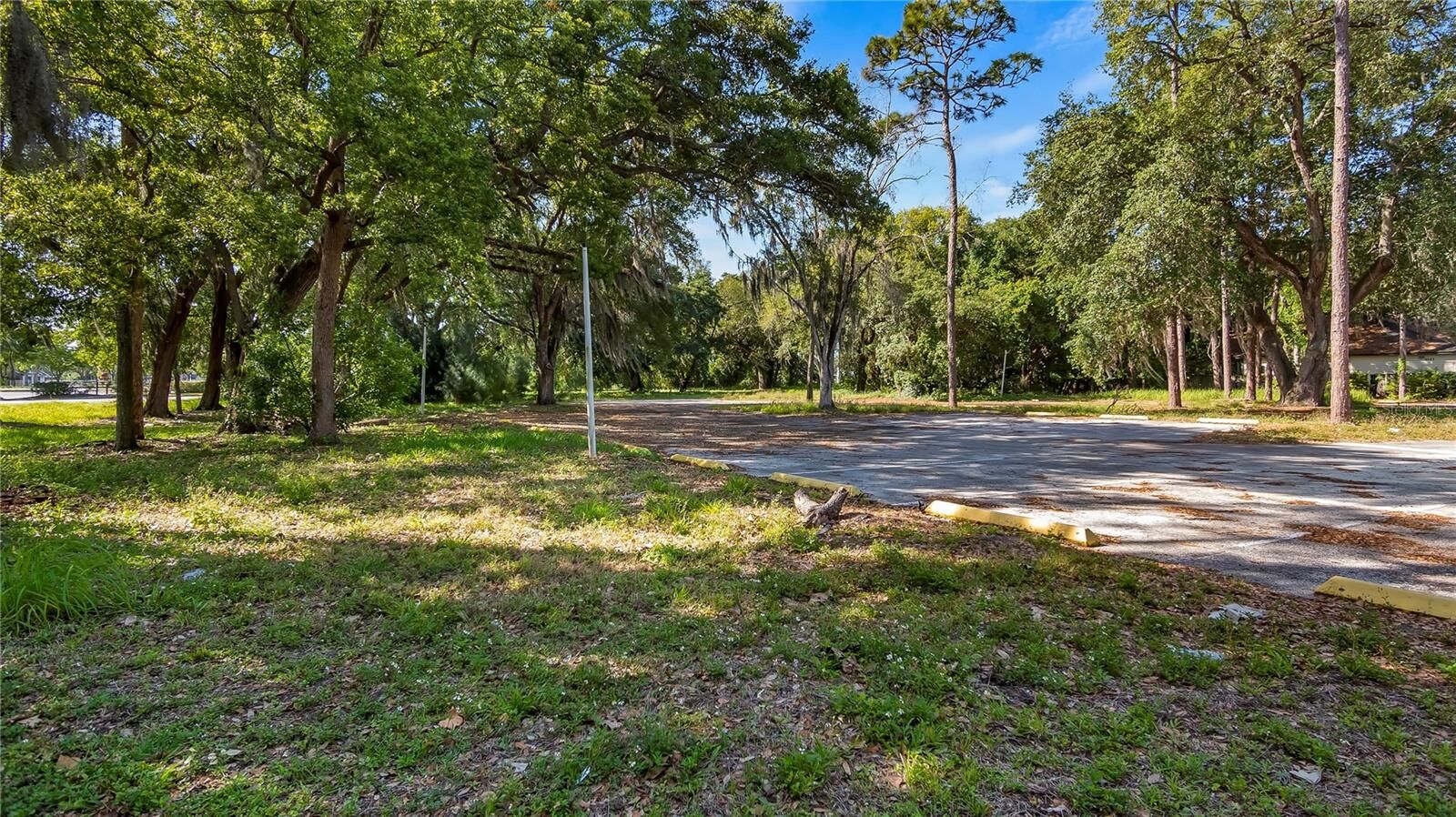 Property Photo:  1500 N Hoagland Boulevard  FL 34741 