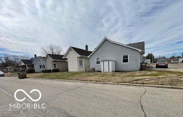 Property Photo: 1220 Iowa Street IN 47201