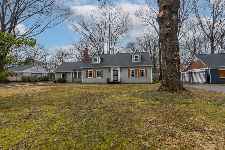 Property Photo:  1204 E Crestwood Dr  TN 38119 