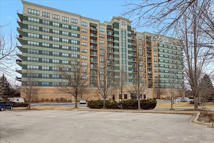 Property Photo:  6420 Double Eagle Drive 501  IL 60517 