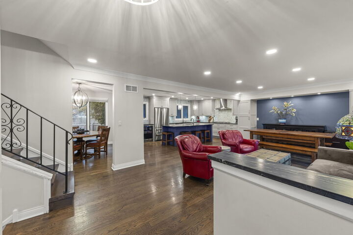 Property Photo:  940 Weatherbee Place  IL 60516 