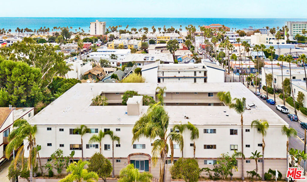 Property Photo:  2002 4th Street 203  CA 90405 