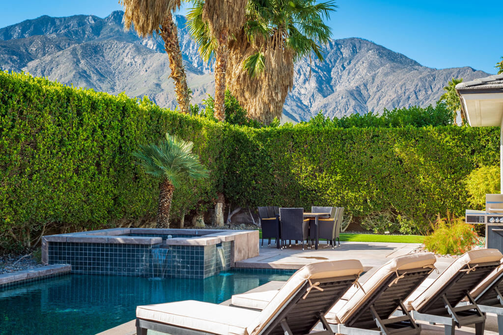 Property Photo:  1575 Enclave Way  CA 92262 