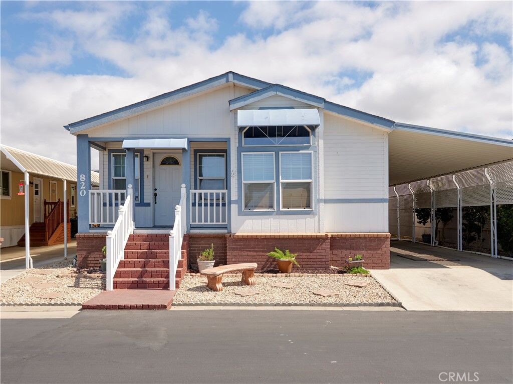 Property Photo:  820 Farnsworth  CA 93420 