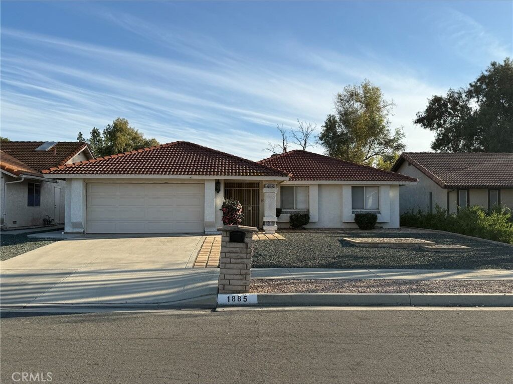 Property Photo: 1885 Silver Oak CA 92545