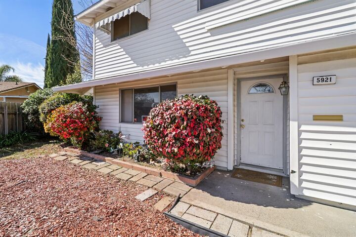 Property Photo:  5921 York Glen Way  CA 95842 