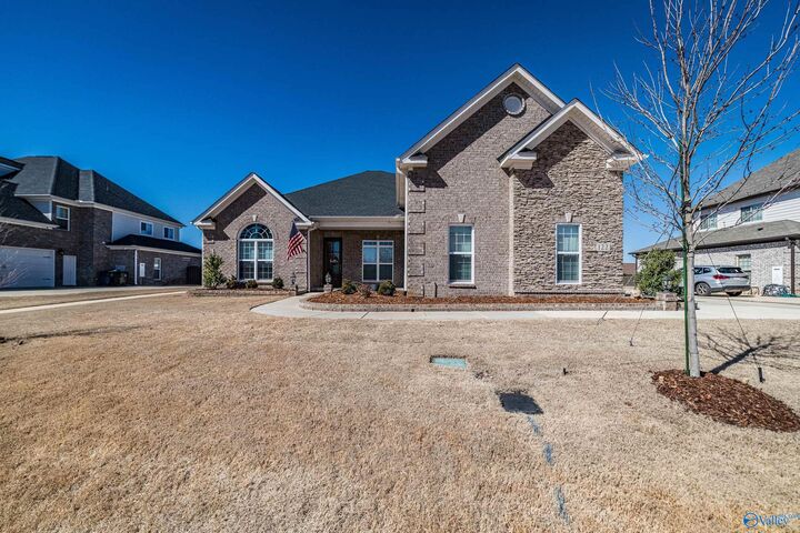 Property Photo: 122 Starling Drive AL 35756