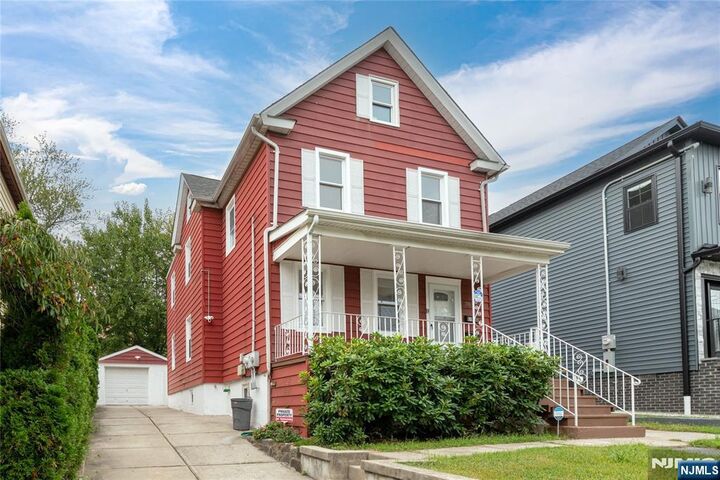 Property Photo:  70 Hille Place 1  NJ 07660 