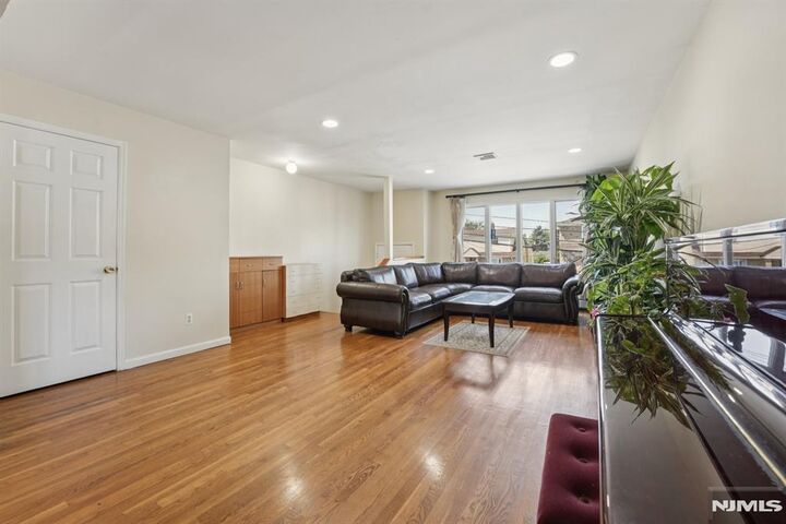 Property Photo:  1670 Maple Street  NJ 07024 