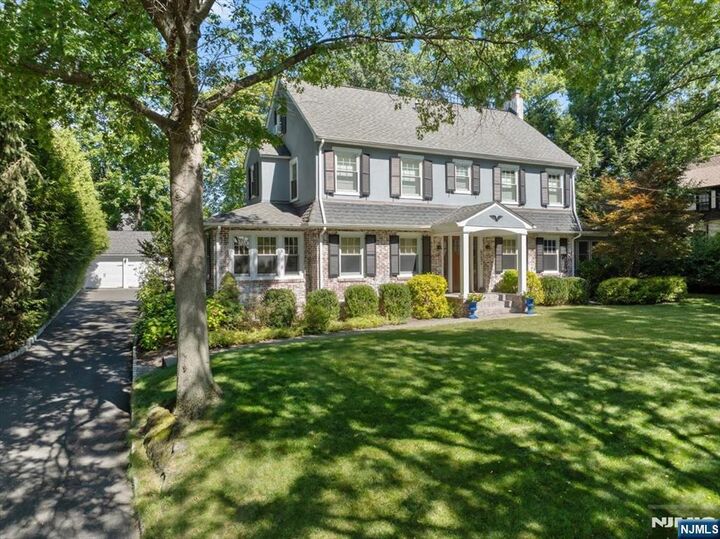 Property Photo:  429 Fairway Road  NJ 07450 